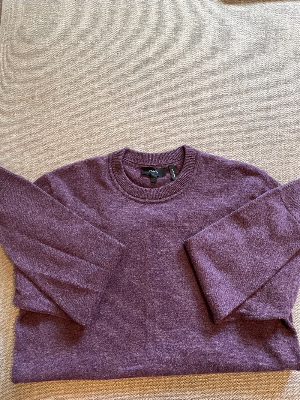 NWOT! Theory Men’s Plum Crew Neck Cashmere-Blend Sweater - Picture 2 of 4